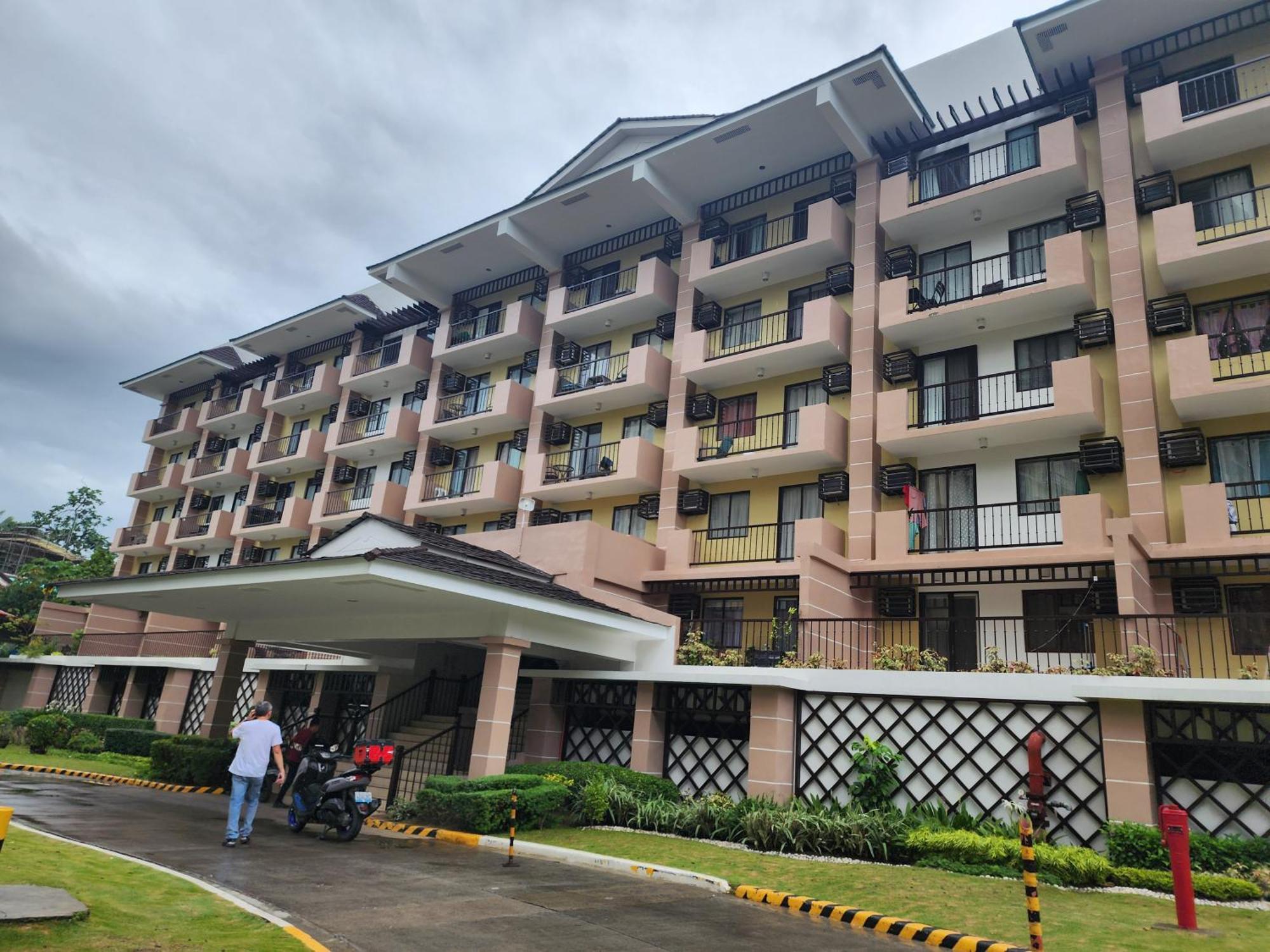 Northpoint Condo Free Airport Pick Up For 3 Nights Stay Or More Davao Exterior photo